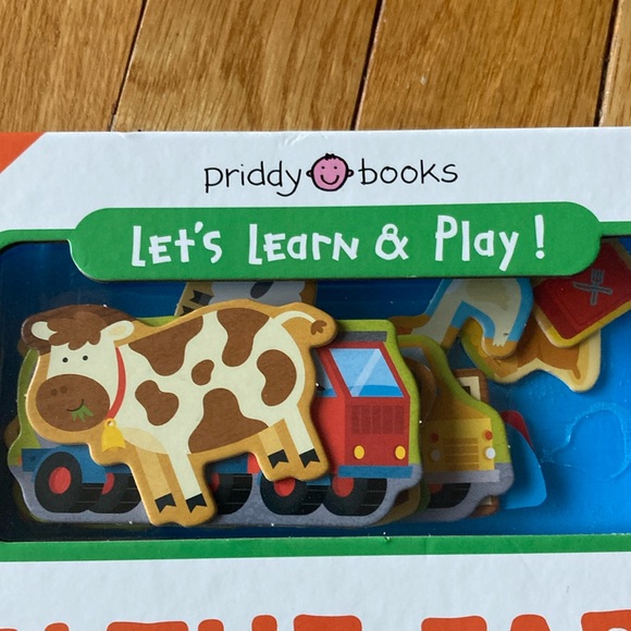 ON THE FARM BOOK & PUZZLES & PUZZLE MATCHING SETS - Picture 8 of 16